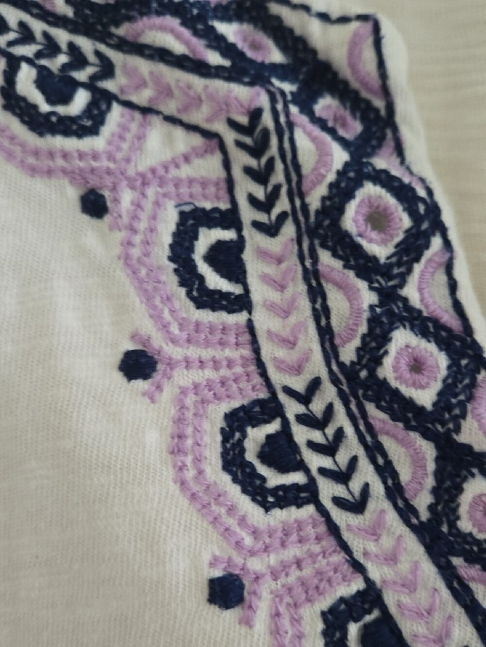 Talbots White V-Neck Tunic with Purple and Navy Embroidery - Picture 3 of 5